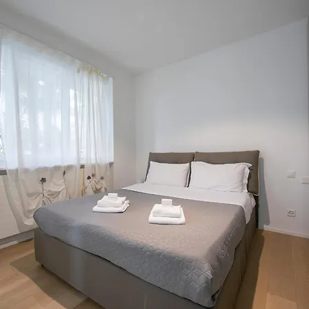 Res. San Marco 1 With Private Garden - Happy Rentals