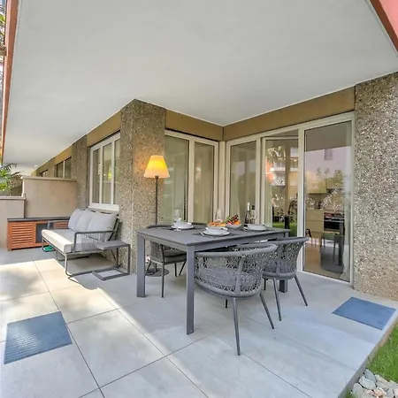 Apartment Res. San Marco 1 With Private Garden - Happy Rentals